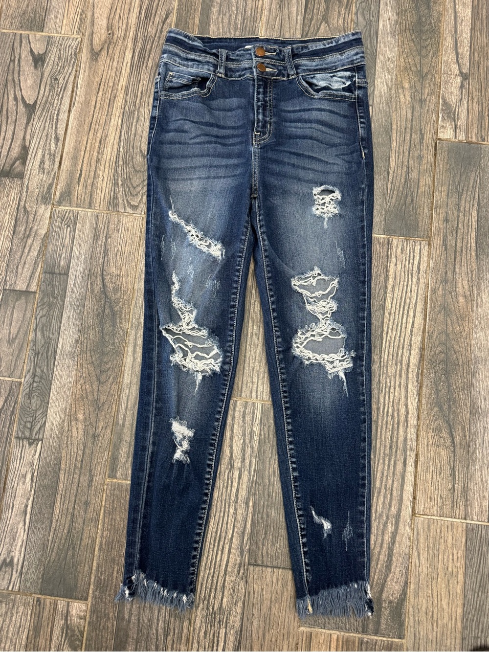 KanCan Womens Signature BKE Exclusive distressed Jean - size 27